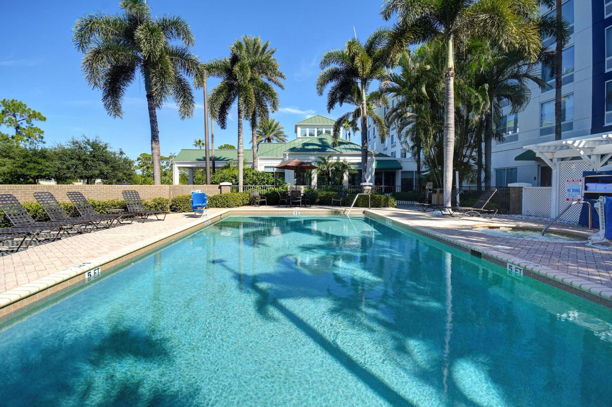 Hilton Garden Inn Fort Myers Eksteriør billede