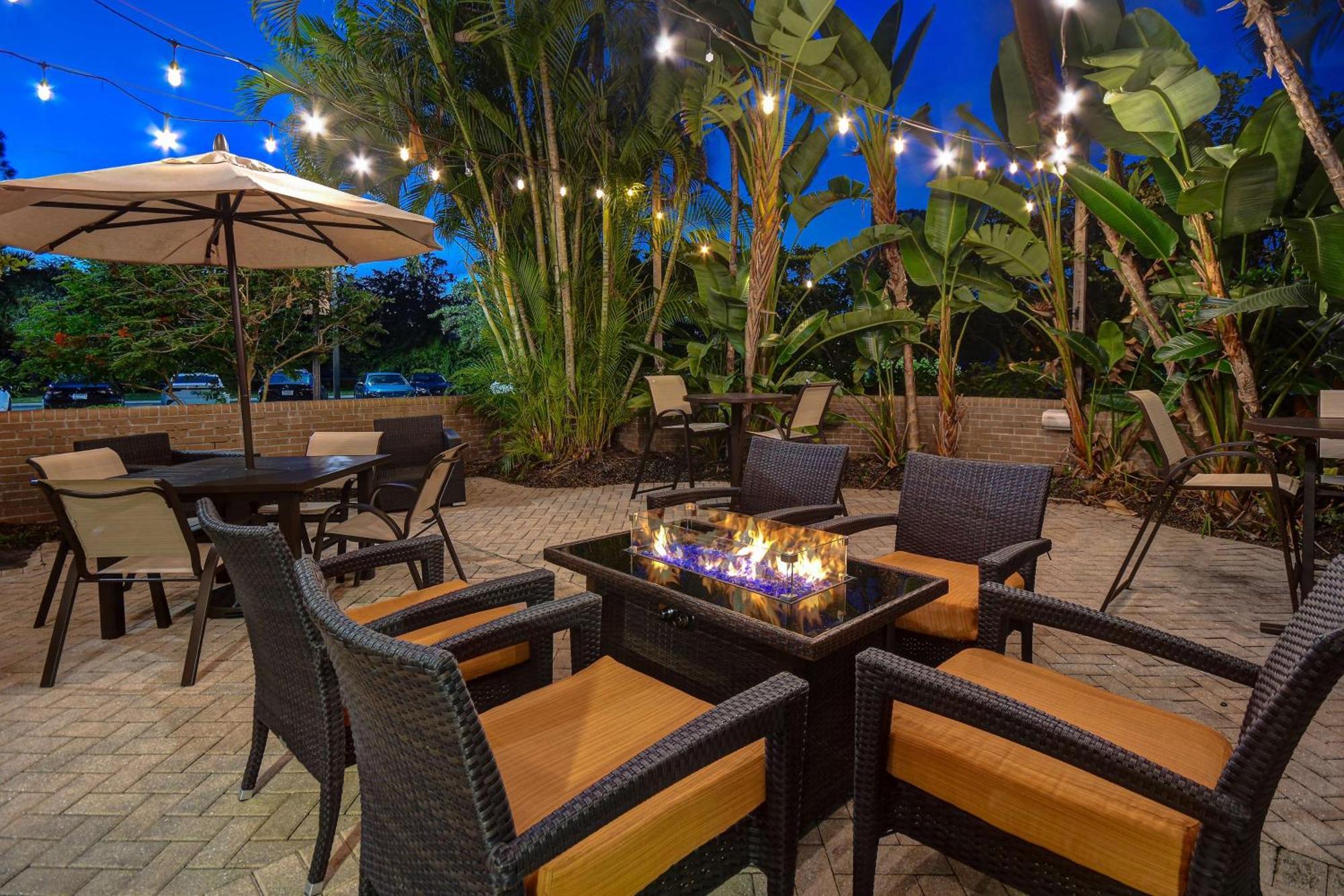 Hilton Garden Inn Fort Myers Eksteriør billede