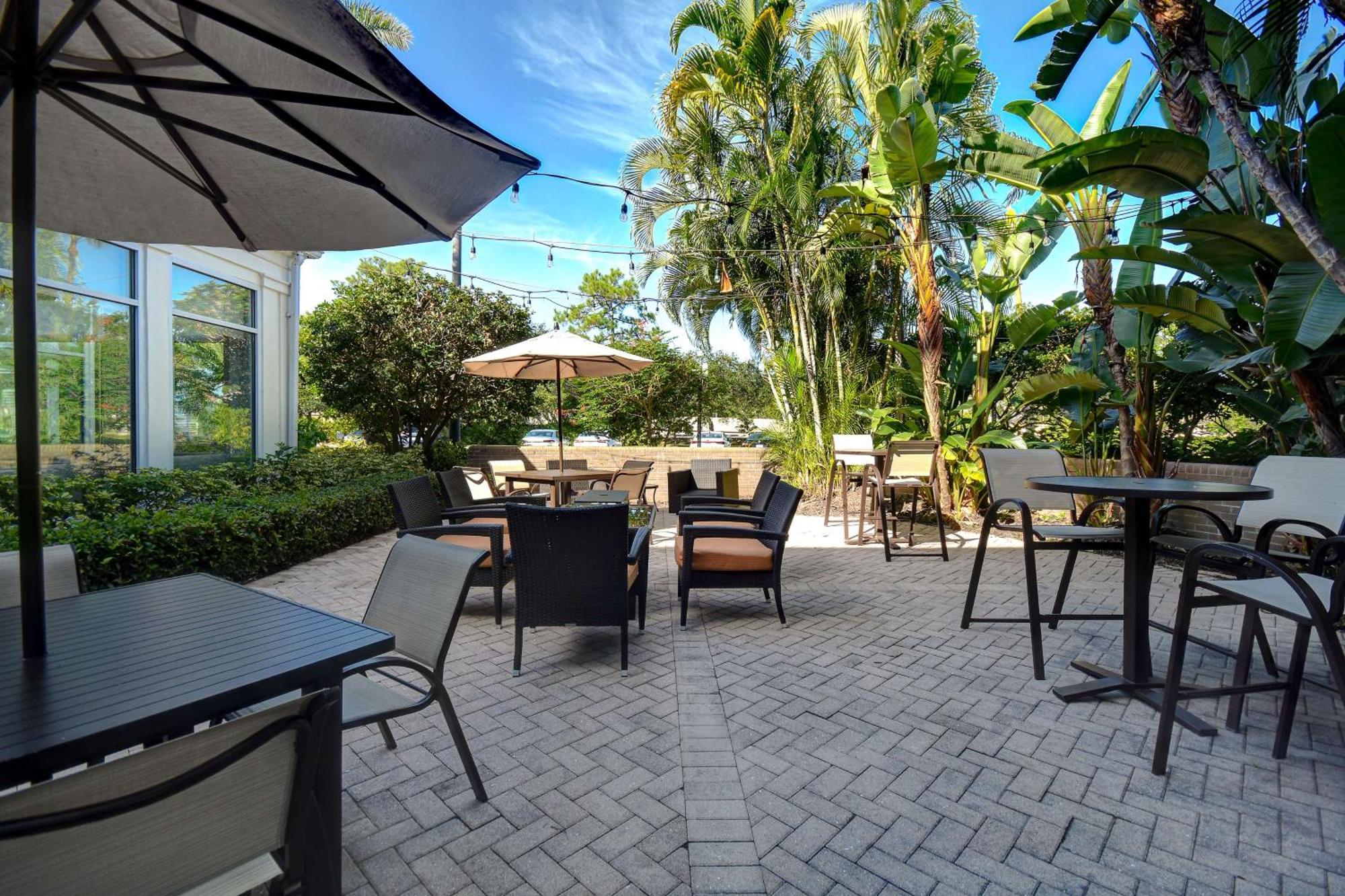 Hilton Garden Inn Fort Myers Eksteriør billede